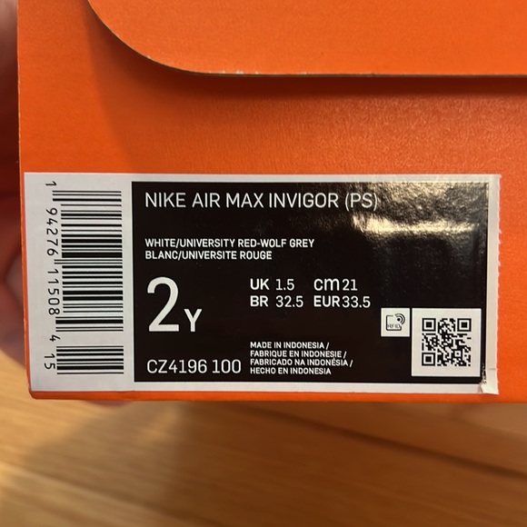NWB Nike Air Max Invigor, size 2Y, white/university red-wolf grey - Picture 8 of 8